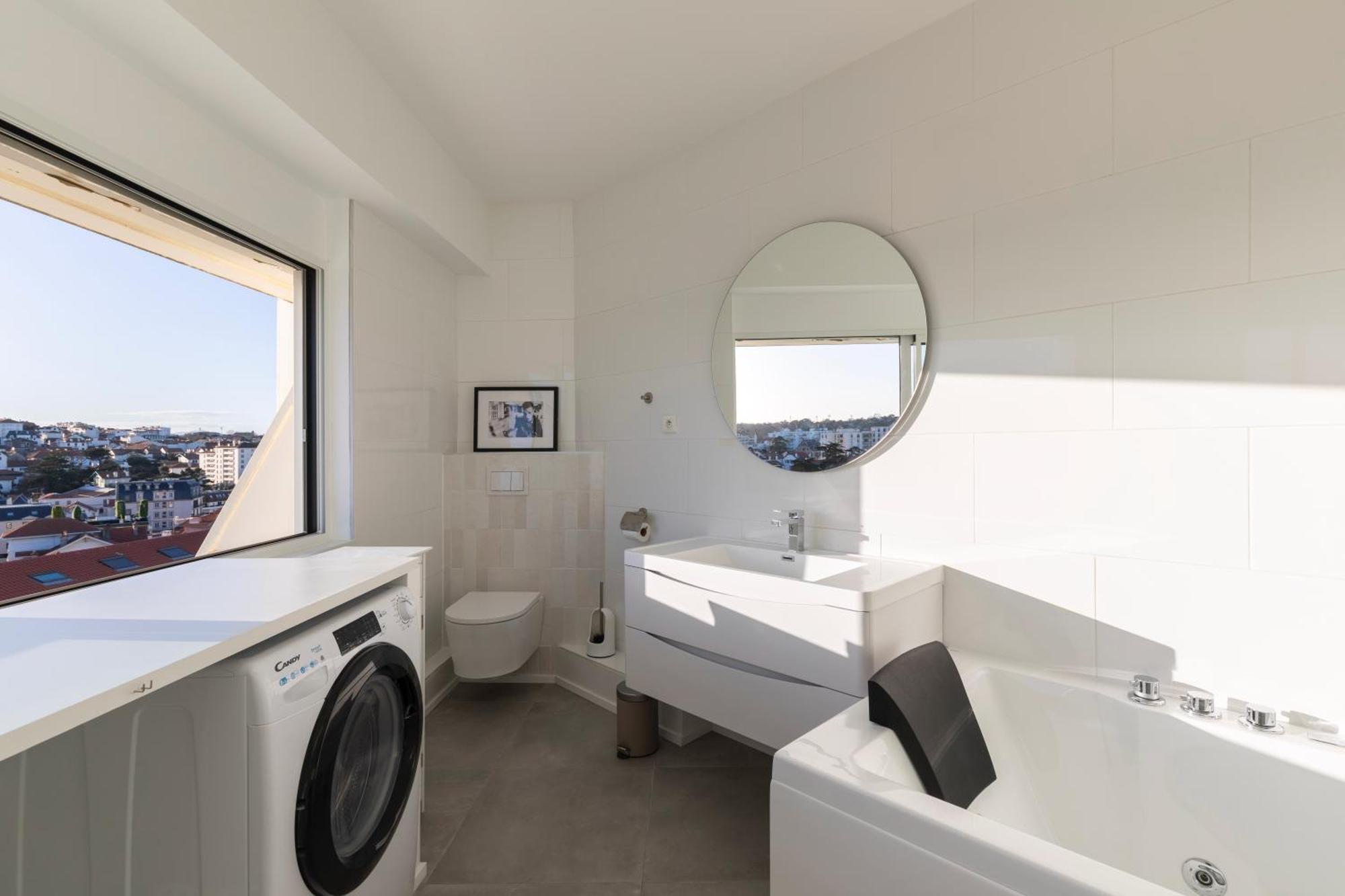 Duplex Panoramique Avec Vue Sur L'ocean Et Jaccuzi Apartamento Biarriz